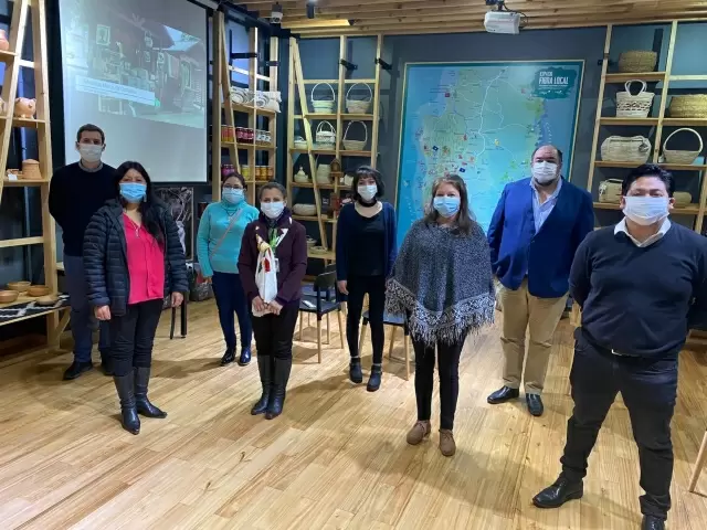 En la actualidad la tienda cuenta con 20 emprendedores de distintas comunas de las
regiones del Biobío y La Araucanía.