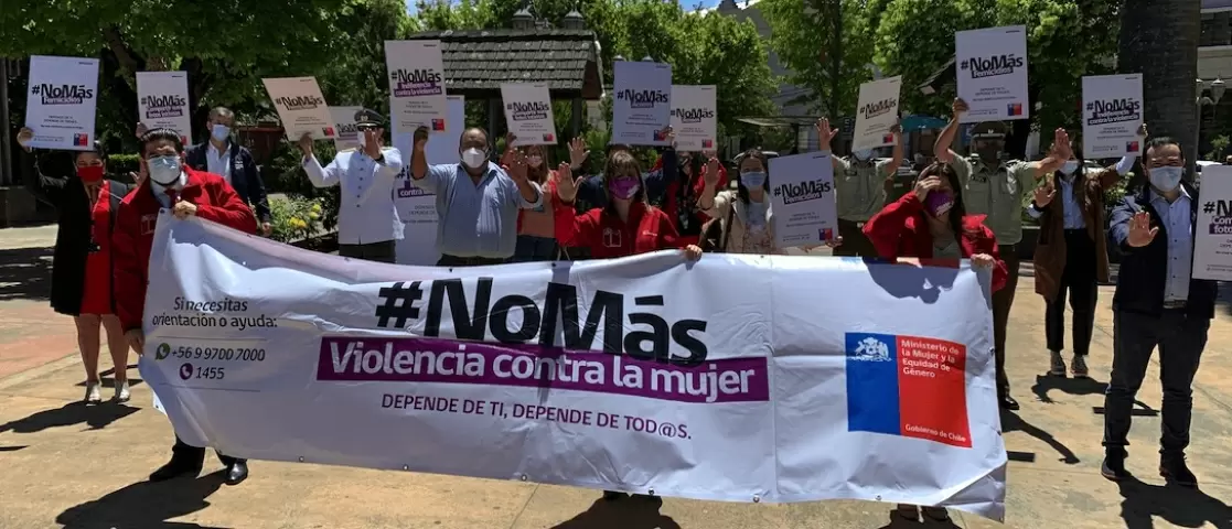 Las autoridades realizaron un hito en la Plaza de Armas de Los Ángeles para llamar a erradicar la violencia en contra de la mujer.