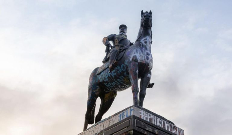 Jadue y estatua del General Baquedano: «Es un delincuente que cometió genocidio»