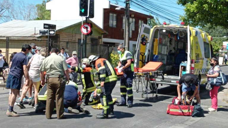 Motorista resulta herida tras colisión en el centro de Los Ángeles