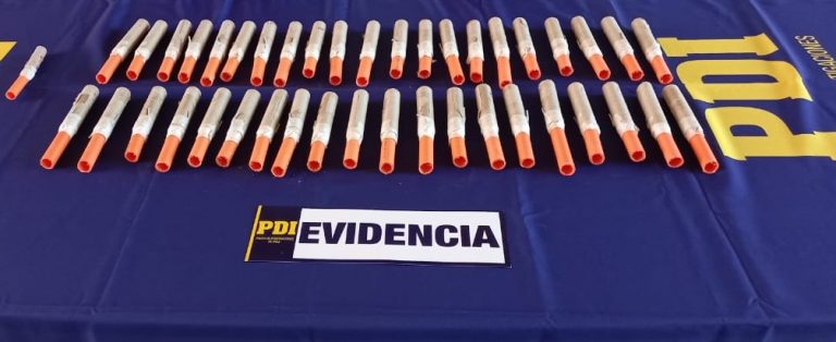 Delincuente es detenido con 42 fuegos artificiales en Los Ángeles