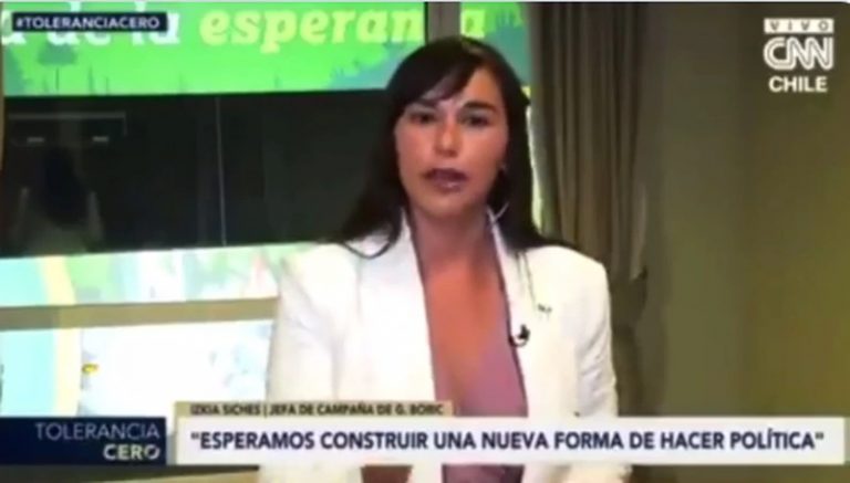 El traspié de Izkia Siches que se hizo viral y hasta ella se autotrolleó