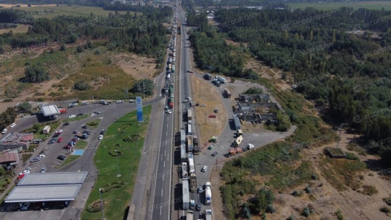 Camioneros aseguran que si no se cumplen los acuerdos paralizarán en todo el país