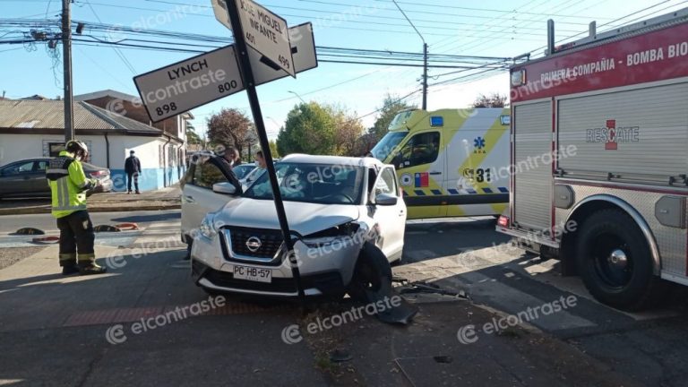 Dos mujeres resultan lesionadas tras colisión Los Ángeles