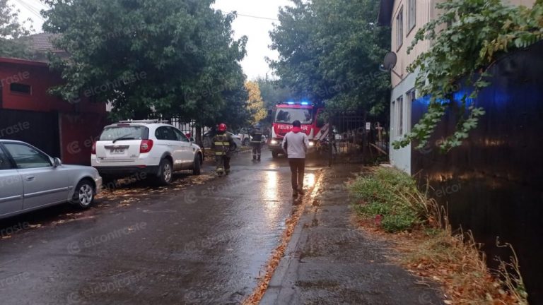 Incendio afectó a una vivienda y se propagó a otras dos en Los Ángeles