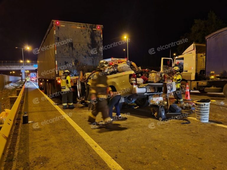 Conductor salva tras accidente en Los Ángeles: destruyó su camioneta 2022