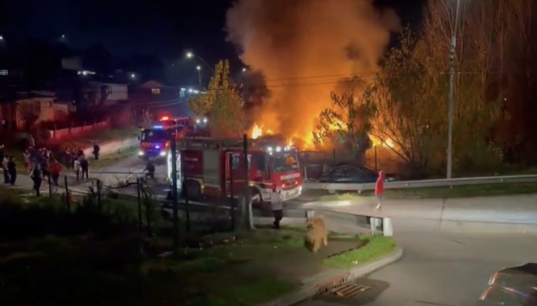 Incendio de proporciones destruyó vivienda en Laja