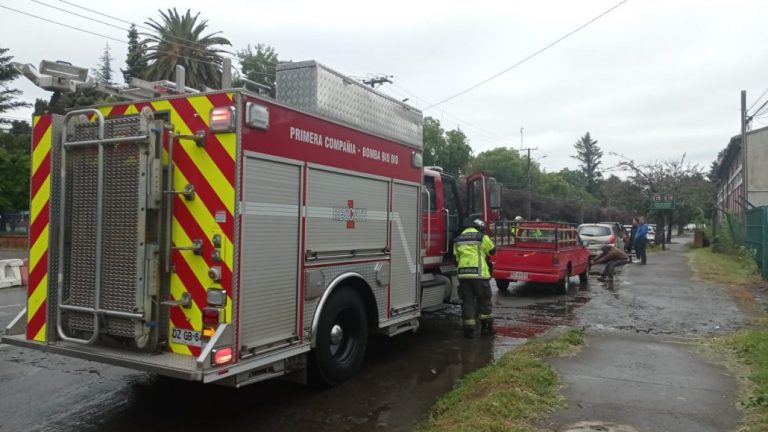 Vehículos colisionaron frente a la IANSA en Los Ángeles