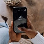 Preocupación tras muerte de una niña por reto de TikTok en Argentina
