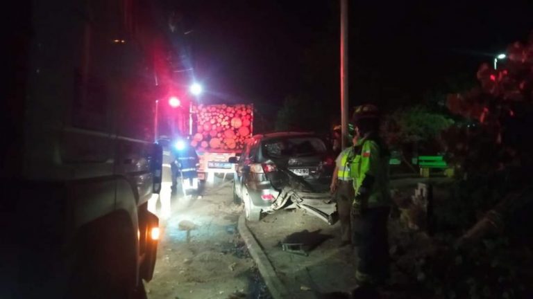 Dos lesionados dejó una colisión en la comuna de Nacimiento