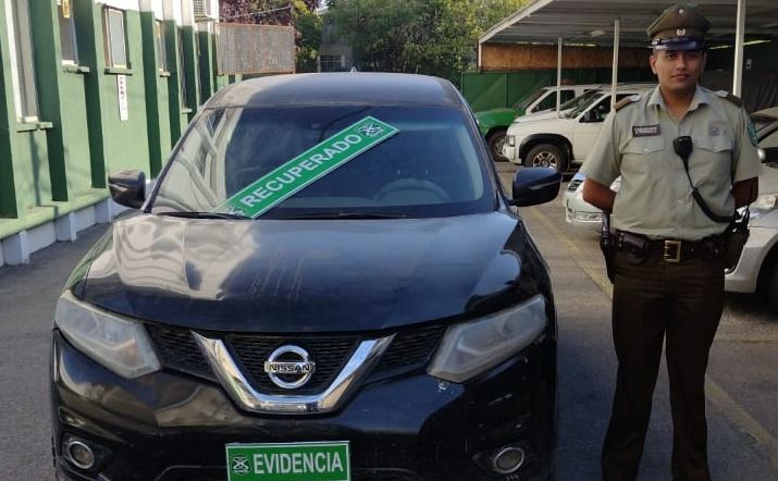 Sujeto circulaba por cercanías de Vega Techada con un auto totalmente adulterado