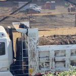Vecino denuncia contaminación de polvo por construcción en el sector norte de Los Ángeles