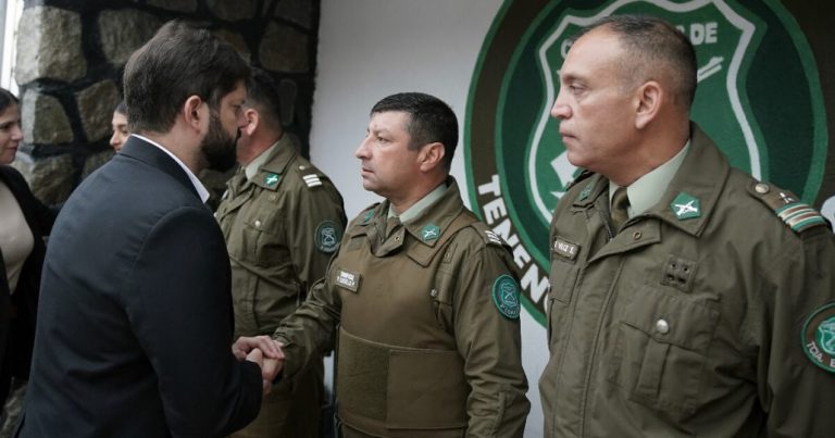 Presidente Boric: «Carabineros tienen todo nuestro respaldo para defenderse»