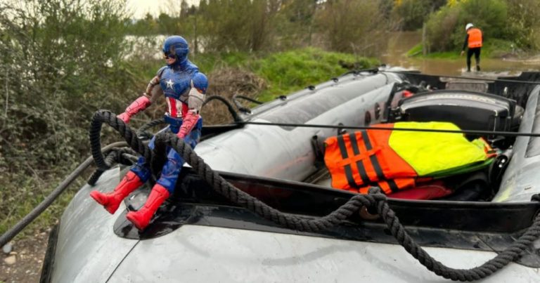 Niño agradeció con su «Capitán América» a Carabineros por su rescate