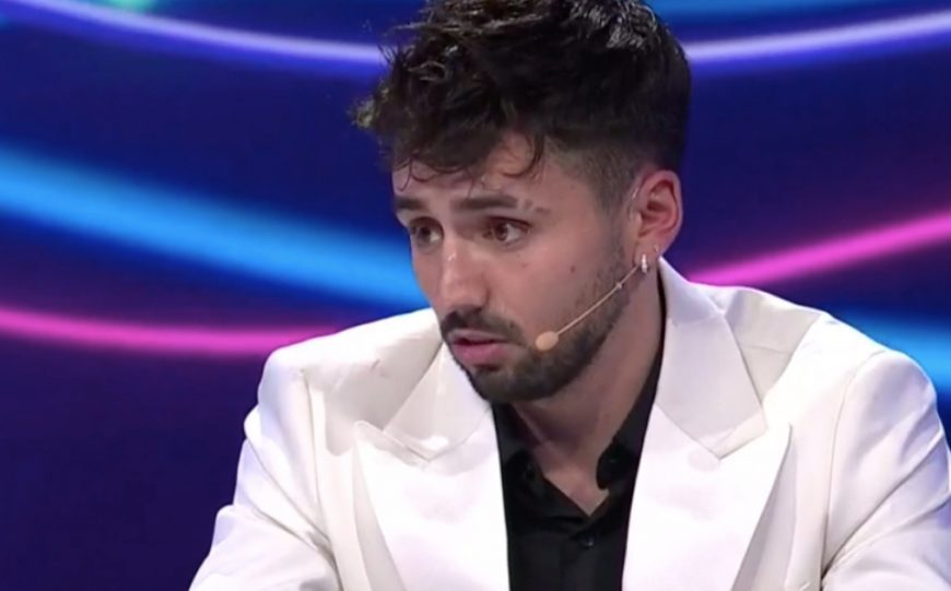 Preocupante mensaje de Bambino revelaría su difícil momento anímico